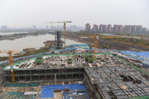 河南省科技馆新馆钢结构工程主体全面封顶