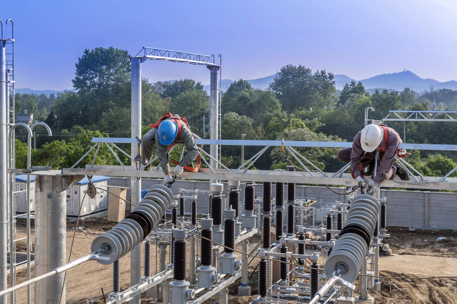 机电安装与电力工程的区别及其与建筑智能化工程施工的关系