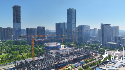 安徽省内率先！中国科大科技商学院项目启用第三代无人塔吊技术推动建筑装饰材料销售创新